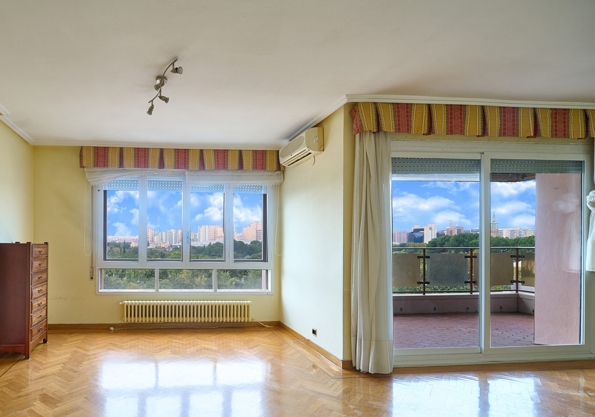 SALON (4)